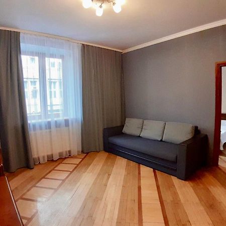 Apartment Hnatuka Center Lviv Ngoại thất bức ảnh