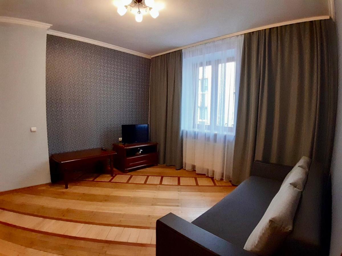 Apartment Hnatuka Center Lviv Ngoại thất bức ảnh