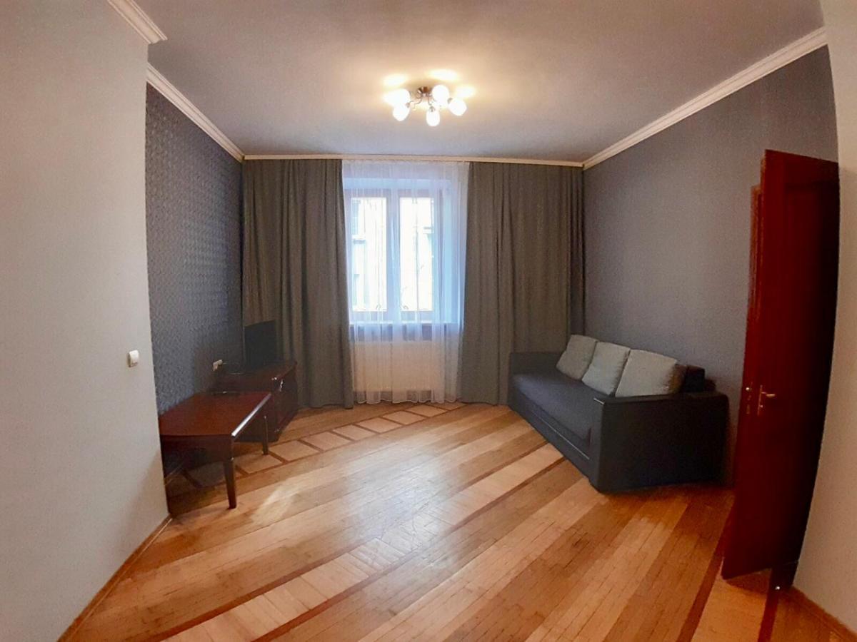 Apartment Hnatuka Center Lviv Ngoại thất bức ảnh