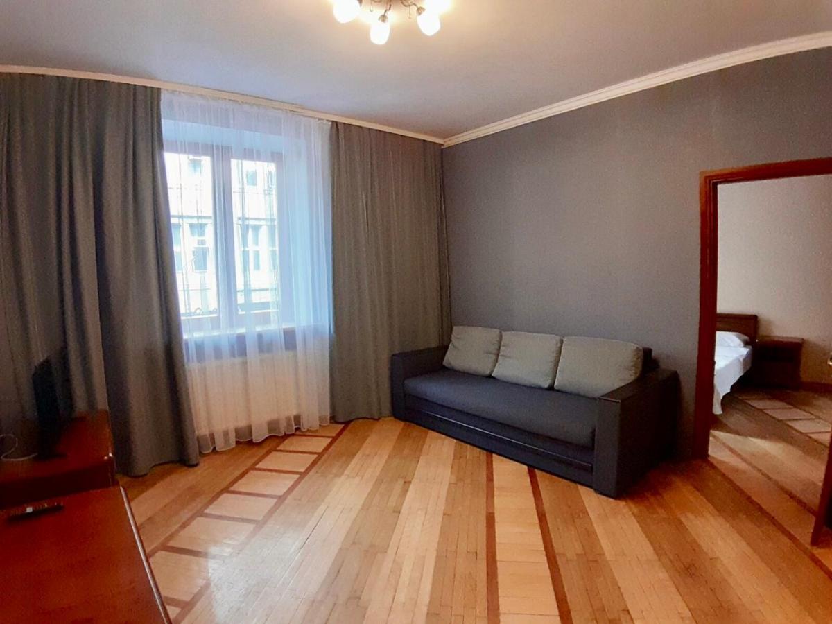 Apartment Hnatuka Center Lviv Ngoại thất bức ảnh