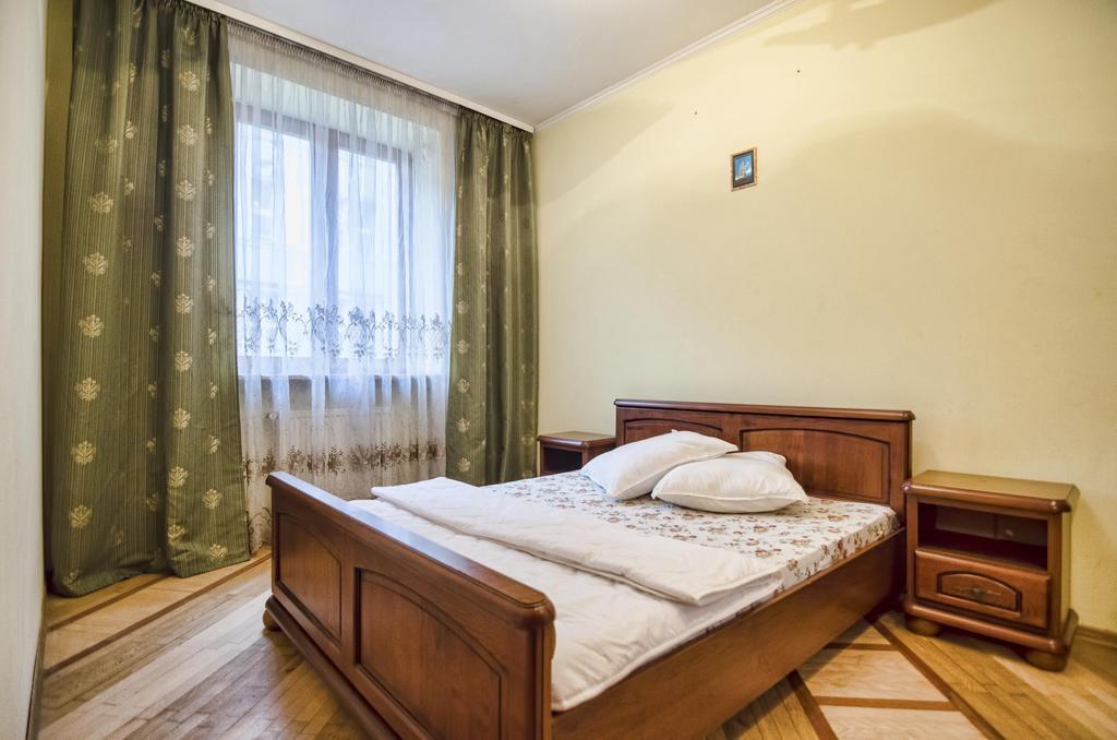 Apartment Hnatuka Center Lviv Ngoại thất bức ảnh
